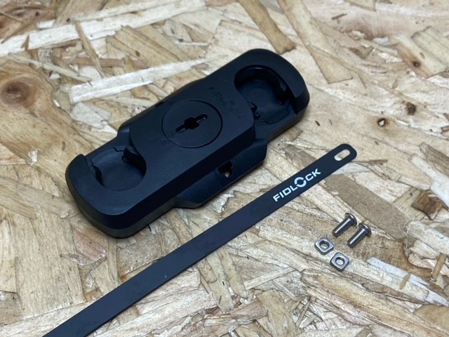 thumbnail image 2 of Fidlock TWIST Bottle Connector – Replacement Connector For TWIST Bottles (Black, 09604) 2 of 2